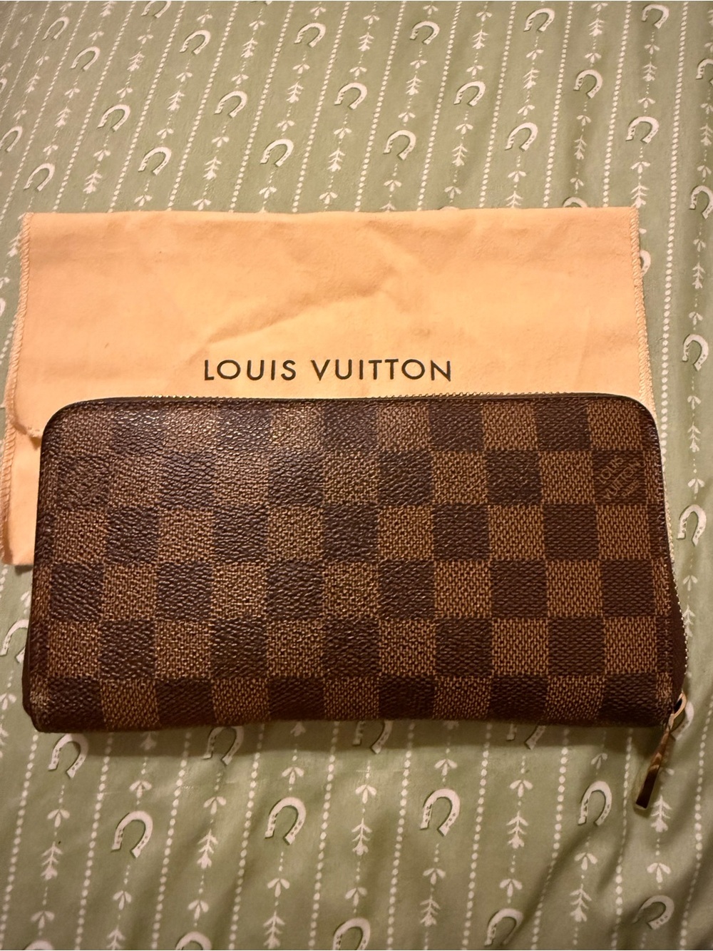 Authentic LV Damier Zippy Wallet